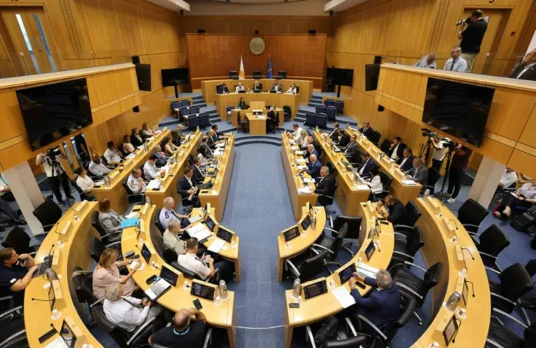 Αναφορές βουλευτών για απογοήτευση, απαξίωση και «λογιστικό κατάστιχο»