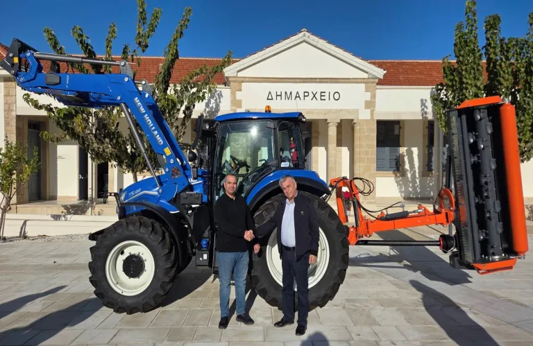 Παραλαβή γεωργικού ελκυστήρα για τις ανάγκες του Δήμου Πόλης Χρυσοχούς