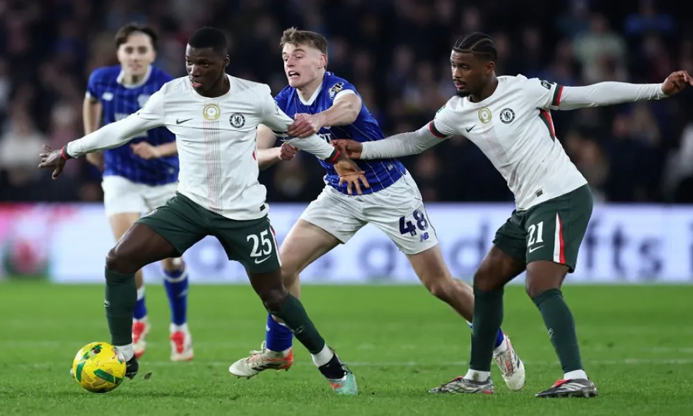 Συνεχίστηκε η… κακή συνήθεια της Τσέλσι με τις κάρτες, πάλι βγαίνει νοκ-άουτ ο Καϊσέδο!