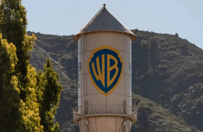 Το ΔΣ της Warner Bros απέρριψε την πρόταση εξαγοράς της Paramount -«Πολλοί κίνδυνοι» από την προσφορά