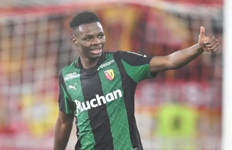 Τότεναμ, Μαντσέστερ Γιουνάιτεντ και Τσέλσι στο κυνήγι του Σανγκαρέ