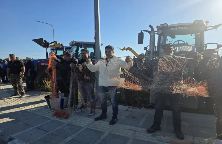 Εκδήλωση διαμαρτυρίας Παφιτών αγροτών στην περιοχή της Τίμης