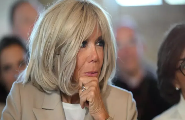 Brigitte Macron: 343 γυναίκες κατέθεσαν μήνυση εναντίον της μετά τα προσβλητικά σχόλια που έκανε