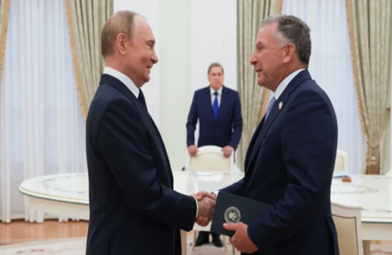 Η Μόσχα προετοιμάζεται για επαφές με τις ΗΠΑ για την Ουκρανία, ανακοίνωσε το Κρεμλίνο