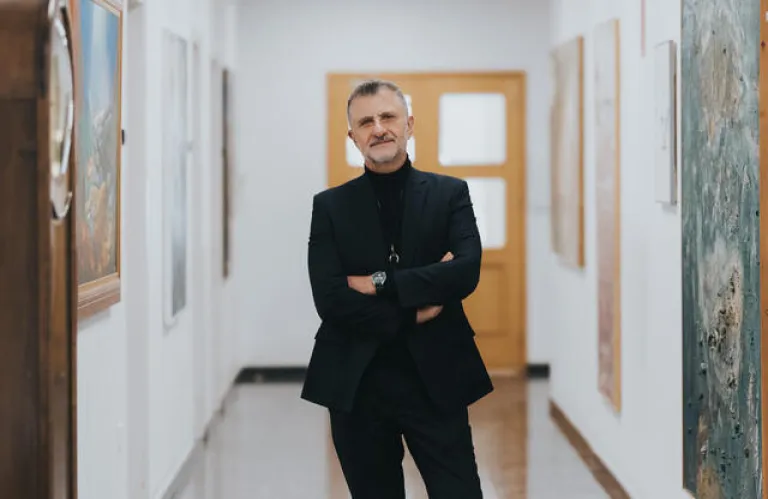 «Σεβασμός δεν σημαίνει σιωπή»: Ο δρ Τουμαζής περί τέχνης, με αφορμή τα γεγονότα γύρω από τα έργα του Γαβριήλ