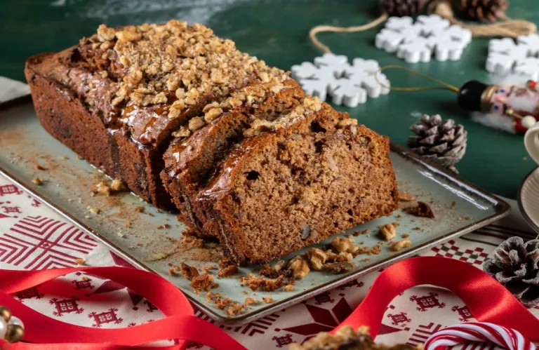 Χριστουγεννιάτικο κέικ μελομακάρονο - H απόλυτη εορταστική παραλλαγή!