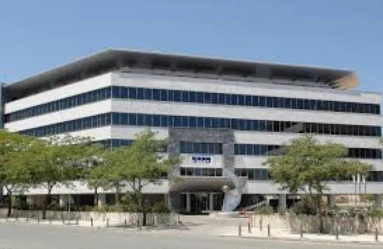 Μεταβίβαση κτιρίων KPMG Λευκωσίας, Λεμεσού στο Alpha Real Estate Fund