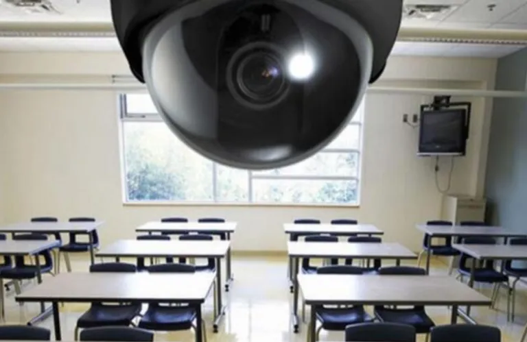 Με κάμερες 100 σχολεία παγκύπρια