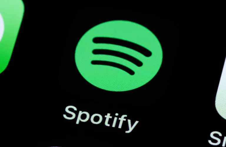 Υπόθεση πειρατείας στο Spotify: Tράβηξαν μεταδεδομένα για 256 εκατ. κομμάτια