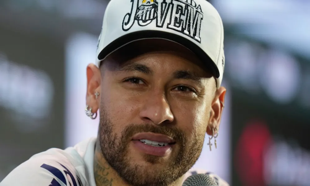 Ο Νεϊμάρ πέρασε την πόρτα του χειρουργείου και κάνει «αγώνα δρόμου» για το Μουντιάλ