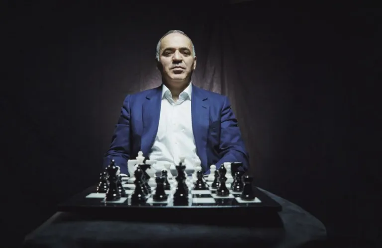 Ένταλμα σύλληψης του Κασπάροφ από δικαστήριο της Μόσχας