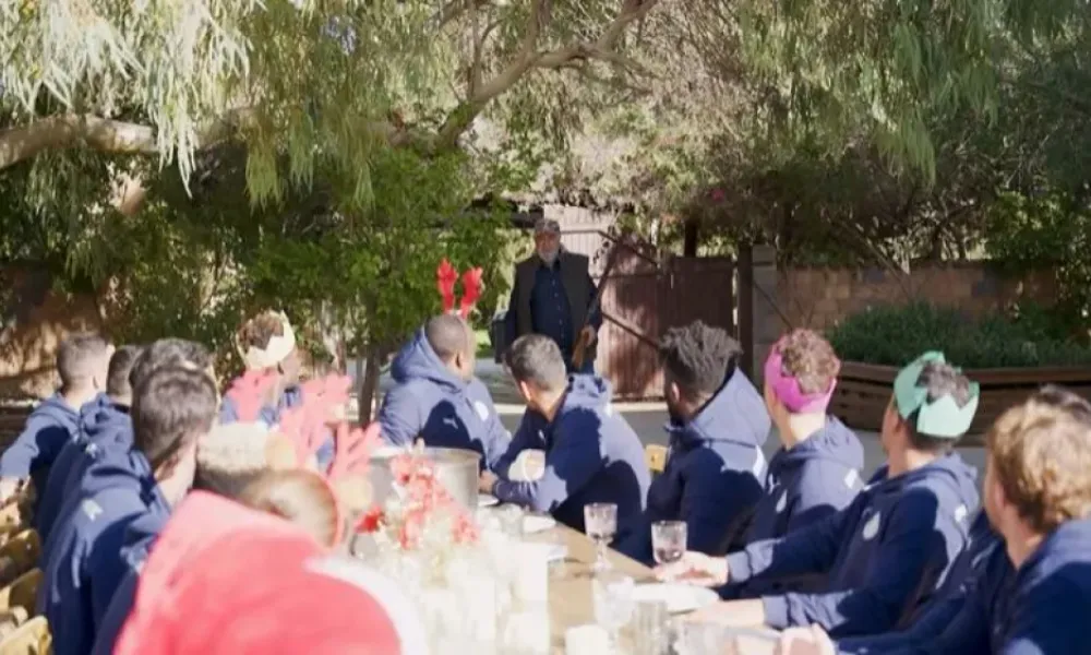 ΒΙΝΤΕΟ: Τρόμαξε… αλλά με χιούμορ ο Κίκης – Εμφανίστηκε με όπλο!