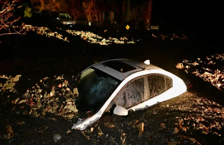 Ακραία κακοκαιρία στην Καλιφόρνια - Συναγερμός για πλημμύρες στο Λος Άντζελες (βίντεο)