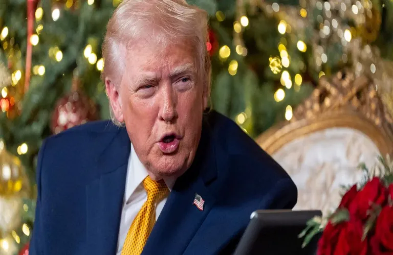 Τραμπ: «Καλά Χριστούγεννα και στα αποβράσματα της ριζοσπαστικής αριστεράς»