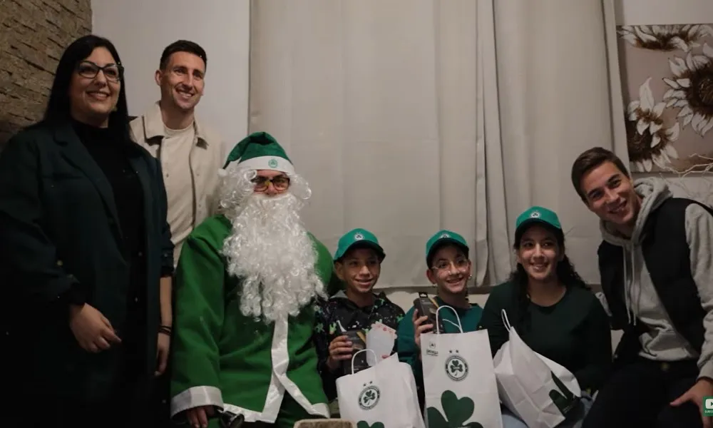 ΒΙΝΤΕΟ: Ο Πράσινος Άης Βασίλης και φέτος σε δράση, μοίρασε δώρα και χαμόγελα!