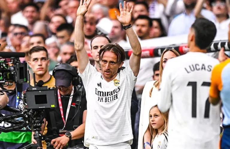 «Ο Αλόνσο ήθελε να κρατήσει τον Μόντριτς στη Ρεάλ αλλά ο ο Πέρεθ διαφώνησε»