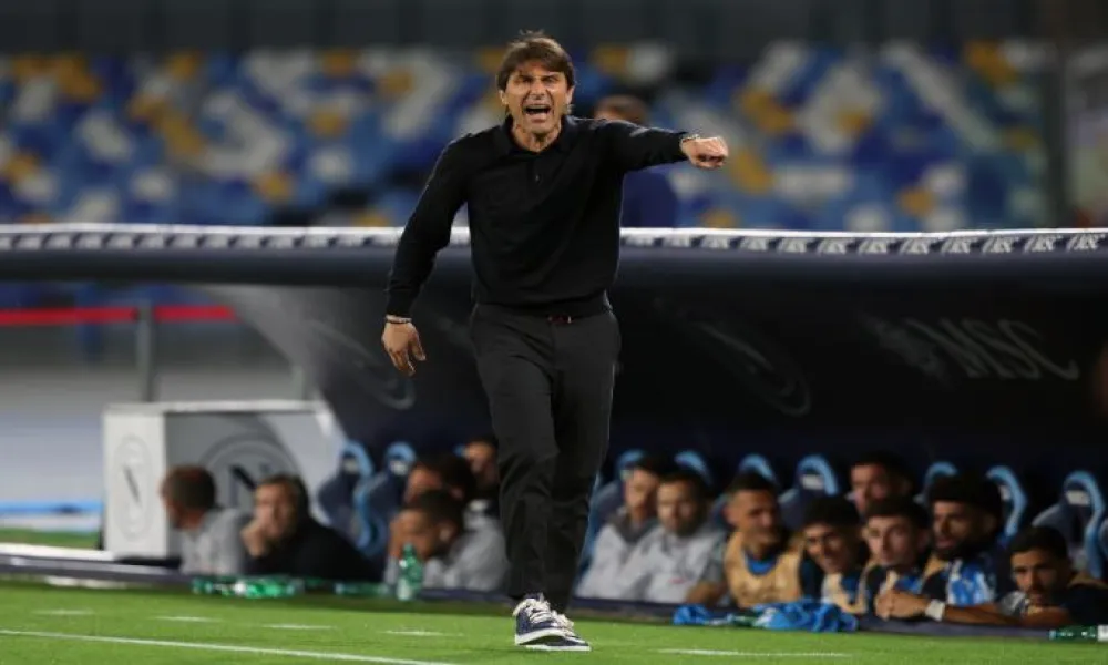 Νάπολι: Νέο συμβόλαιο στον Κόντε θέλει να προσφέρει ο Ντε Λαουρέντις