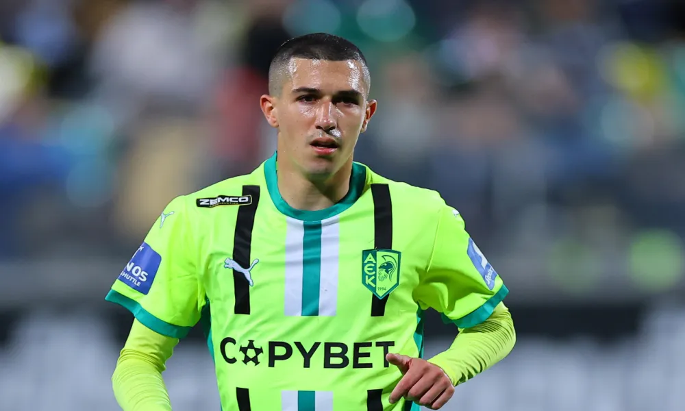 Λέτε να τα ξαναφορέσει;