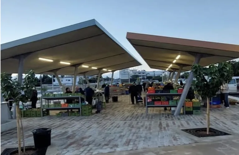 Λειτούργησε η νέα λαϊκή αγορά Δερύνειας (φώτος)