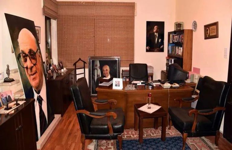 Γραφείο «στα μέτρα Ντενκτάς» θέλει ο Τατάρ - Εκμετάλλευση του ονόματος του βλέπει ο υιός του πρώην Τ/κ ηγέτη