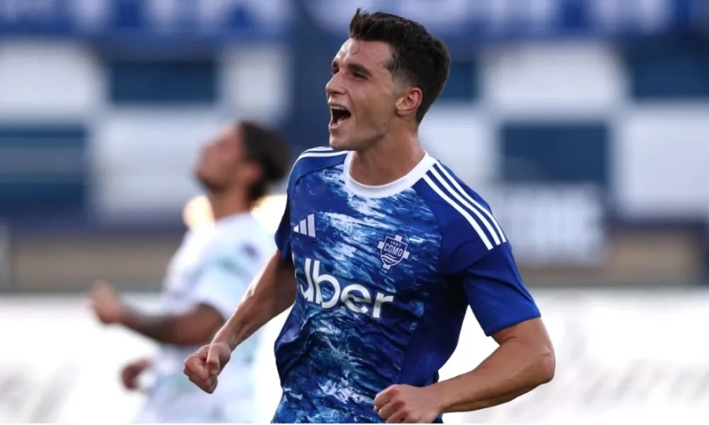 Λέτσε - Κόμο 0-3: Με υπογραφή Δουβίκα πάτησε στην εξάδα!