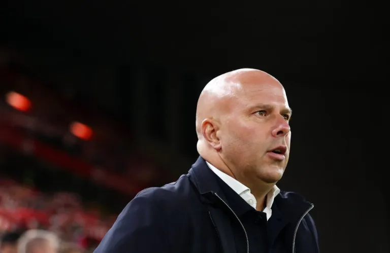 Υπερασπίστηκε την εμφάνιση της Λίβερπουλ ο Σλοτ και δέχθηκε μεγάλη κριτική στα social media!