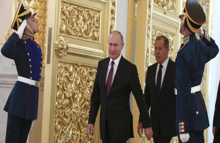 Putin 'Reined In' Russian Oligarchs and 'Rewarded' Those Who Supported the War