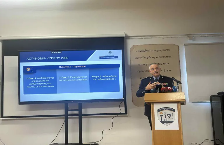 Αλλάζουν τα ωράρια των αστυνομικών - «Δεν μπορείς να γίνεις πλούσιος από την Αστυνομία» είπε ο Αρχηγός