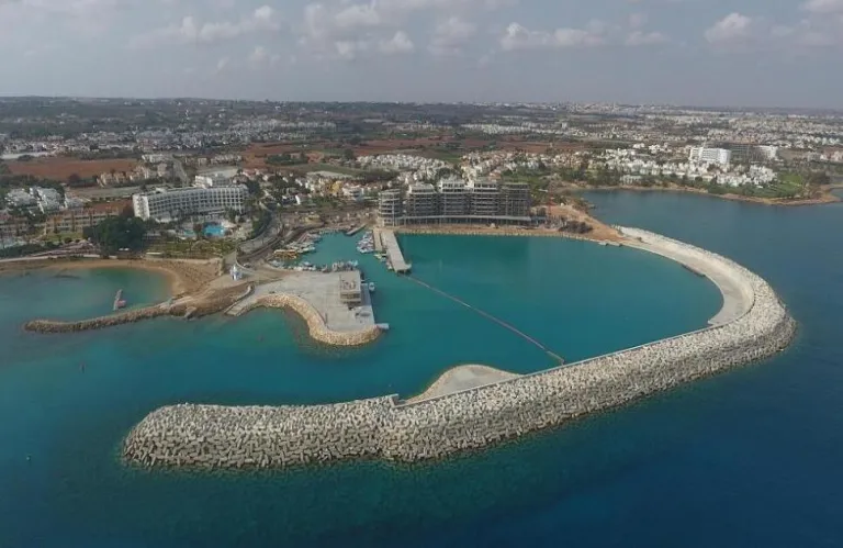 «Πρόβα» εγκαινίων για τη μαρίνα Παραλιμνίου