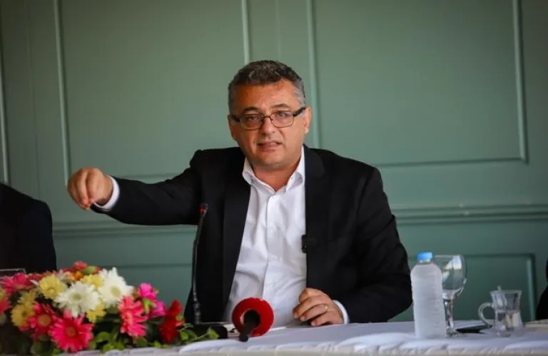 Υγεία, γαλήνη και ειρήνη ευχήθηκε ο Έρχιουρμαν για την νέα χρονιά - Χωρίς σύμβολα της «τδβκ» το μήνυμα του (βίντεο)