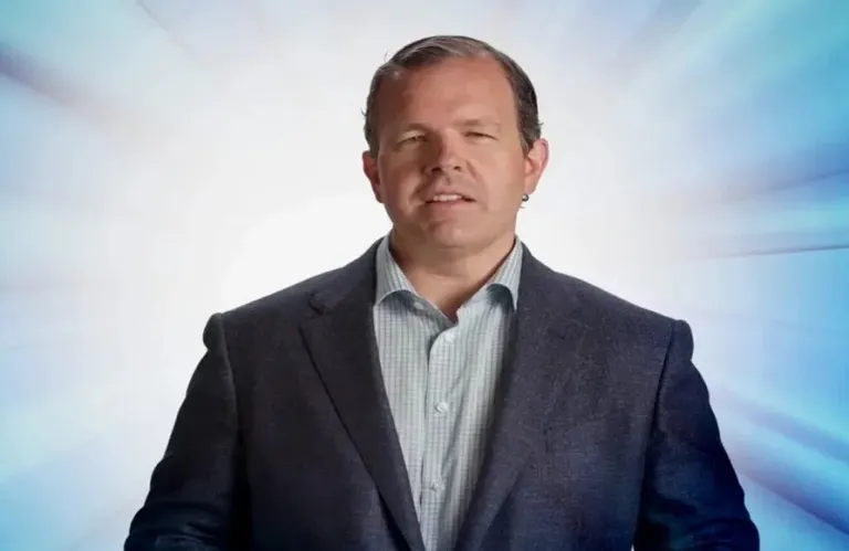 Factory Director Gifts $240 Million to Employees