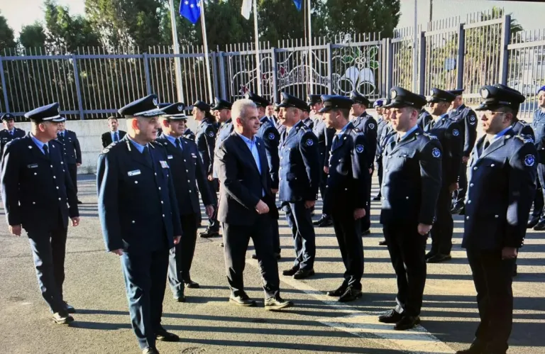 Σύγκρουση για ωράρια στην Αστυνομία: Σύσκεψη Φυτιρή με τις συντεχνίες για αποκλιμάκωση