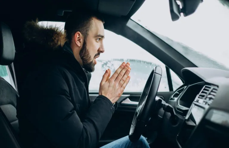 Κρύος κινητήρας το πρωί - Η κίνηση που πρέπει να κάνω για να μην τον «σπάσω»