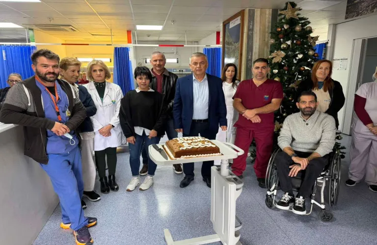 Ευχές και συνεργασία με το κόψιμο της βασιλόπιτας στις κρατικές υπηρεσίες της Π.Χρυσοχούς από το Δήμαρχο