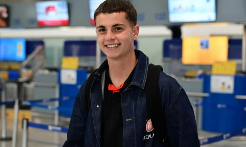 Skysports: «Ο Μουζακίτης είναι ένα από τους μέσους που απασχολούν την Γιουνάιτεντ»