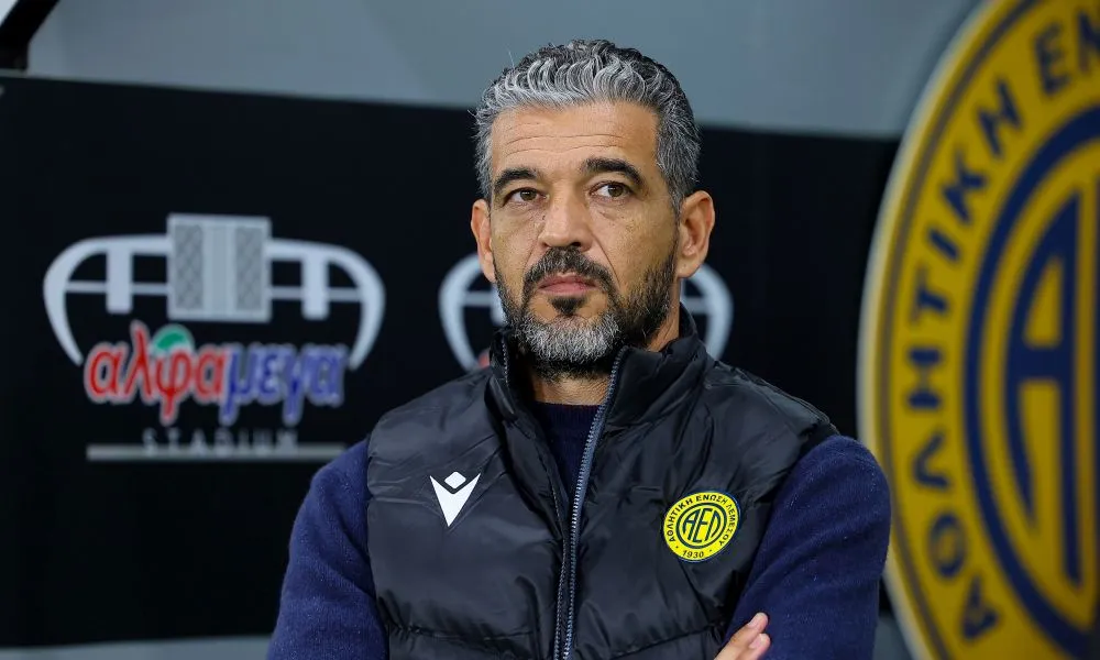 Η εντεκάδα της ΑΕΛ - Σαβο και Παρούτης στον πάγκο