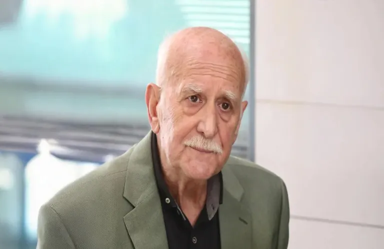 Πέθανε ο Έλληνας δημοσιογράφος Γιώργος Παπαδάκης ύστερα από έμφραγμα