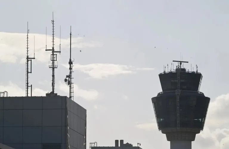 FIR Αθηνών: Μαζική παρεμβολή σχεδόν σε όλες τις συχνότητες - «Πρωτοφανές περιστατικό» λέει η Υπηρεσία Πολιτικής Αεροπορίας