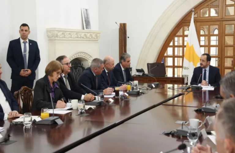 Trade Unions Submit Memorandum to President Regarding Minimum Wage