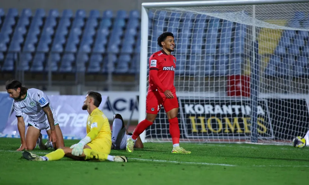 Ξεκίνησε άμεσα να… γράφει ο Μαέ