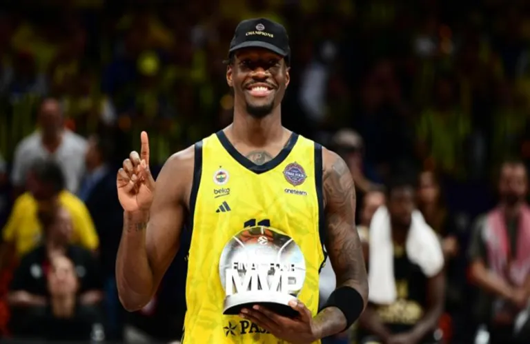 Καραδοκεί για Χέιζ-Ντέιβις ο Παναθηναϊκός!