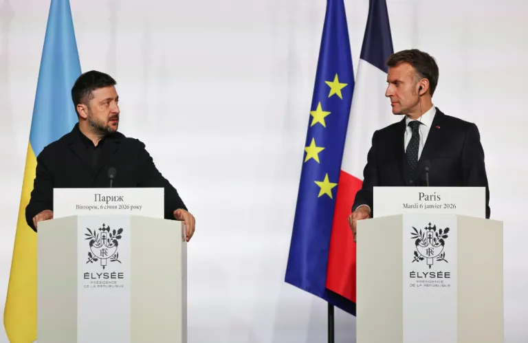 Ικανοποιημένοι Ζελένσκι και Μακρόν μετά τη διάσκεψη για την Ουκρανία στο Παρίσι