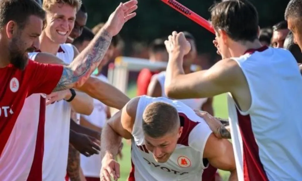 Η Νάπολι «κοιτάζει» τον Ντόβμπικ