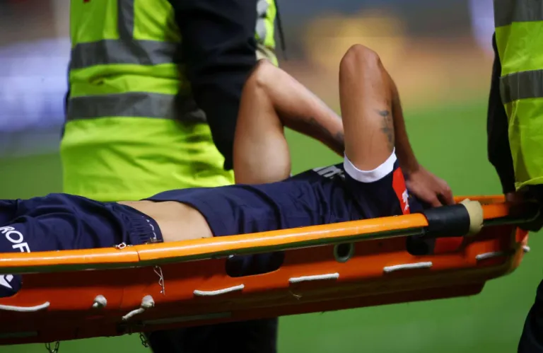 Στα «πιτς» για ένα μήνα ο Ρόσα - Απέφυγε τα χειρότερα