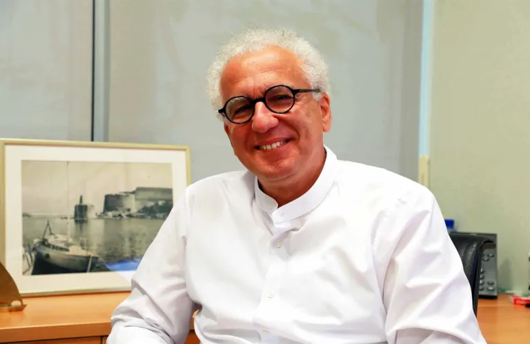 Δεν είναι μοντάζ - Είναι παρακμή