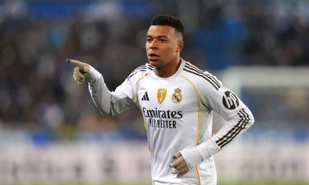 Με Μπαπέ η Ρεάλ στον τελικό με την Μπαρτσελόνα