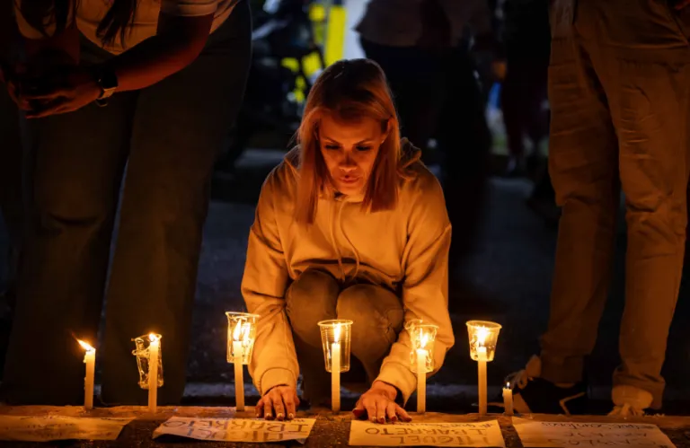 Families of Political Prisoners in Venezuela Wait for Release Despite Fatigue