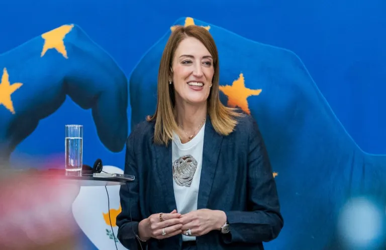 «Δεν μπορεί να συνεχίζουμε το business as usual»: Την απαγόρευση εισόδου Ιρανών διπλωματών στο ΕΚ ανακοίνωσε η Μέτσολα