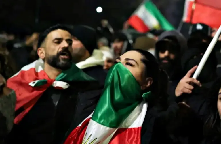 Ανθρώπινα δικαιώματα υπό πολιορκία και λουτρό αίματος στο Ιράν: 648 νεκροί στις διαδηλώσεις