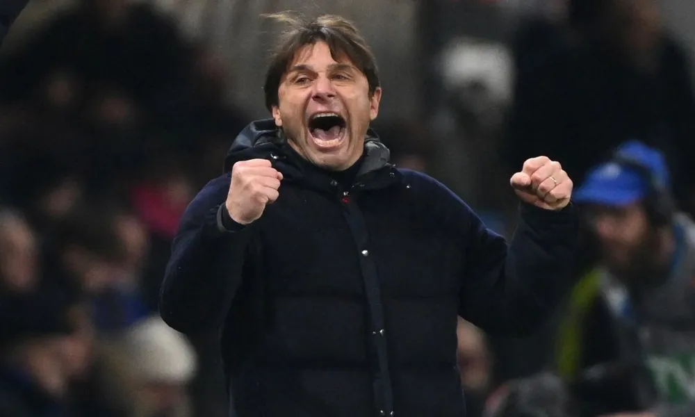 Νάπολι: «Καμπάνα» δύο αγωνιστικών στον Κόντε